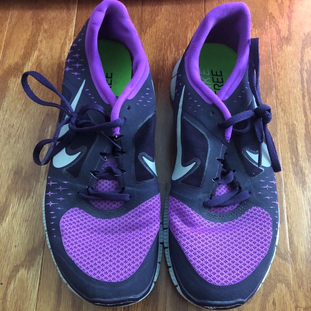 Nike free women’s sneakers